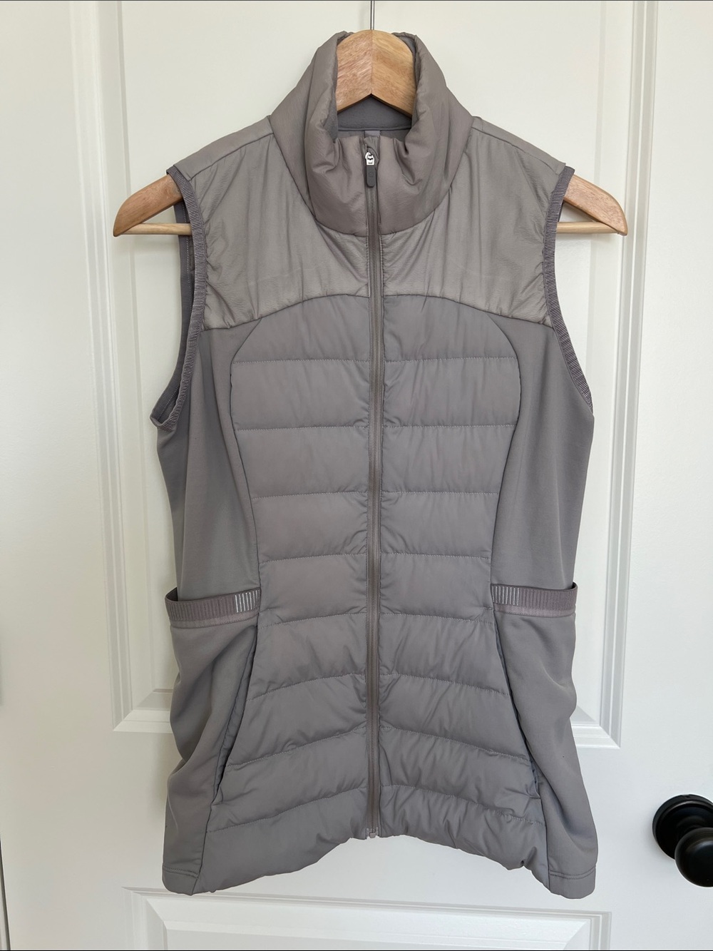 Lululemon Down for It All Vest in grey Size 8